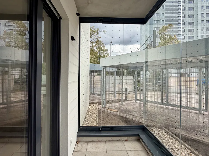 WBS 140: Komfortable 3-Zimmer-Wohnung mit Wintergarten — photo 1